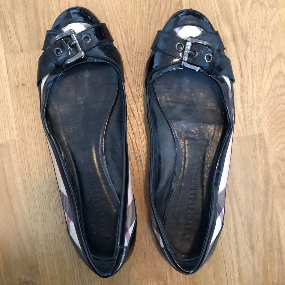 Burberry patent black leather flats